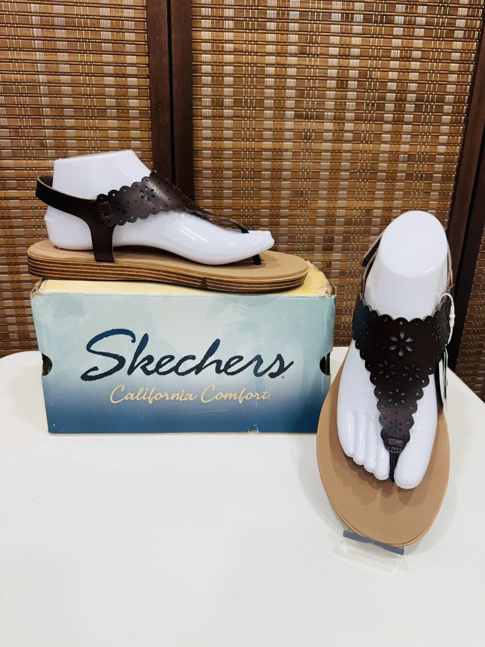 Skechers Cancun Calling Brown Thong Sandals Luxe Foam Vegan Women’s Size 9 NEW